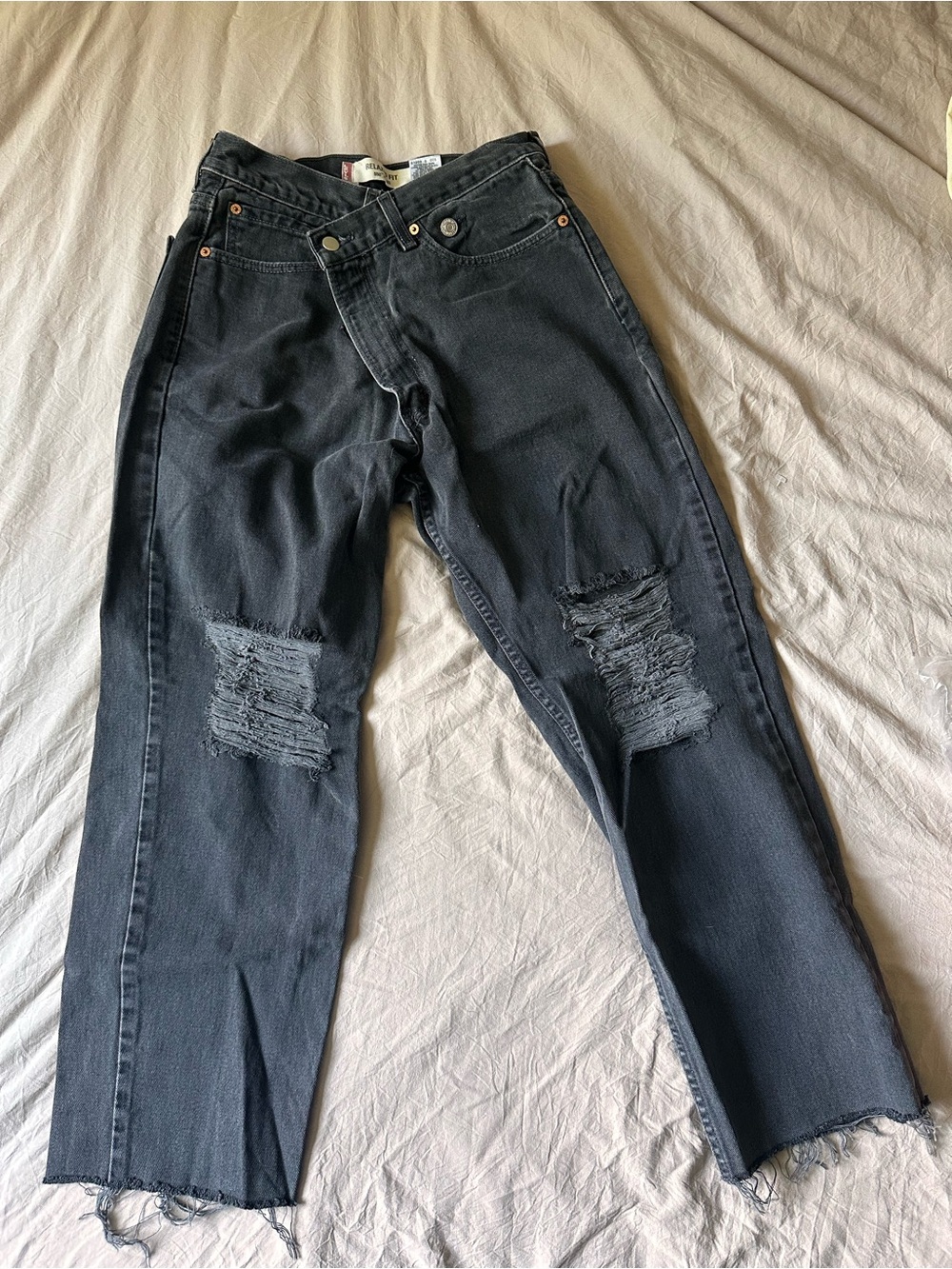Levi's Women's Black Straight 550 Relax Fit Crossover Ripped Jeans